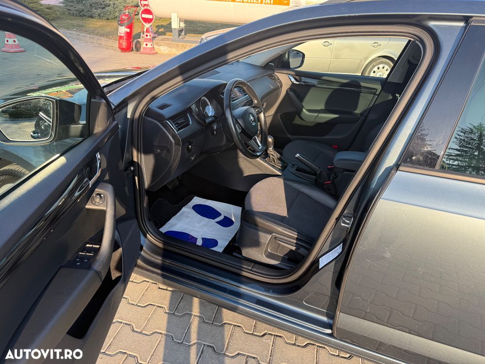 Skoda Octavia 2.0 TDI DSG Premium Edition - 8