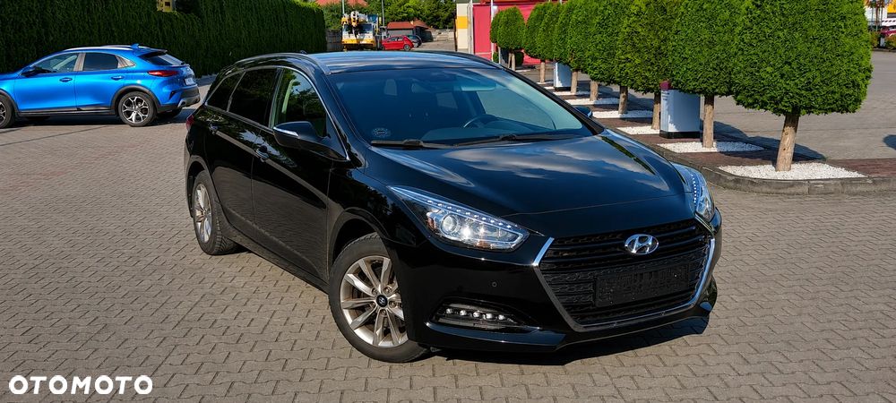 Hyundai i40 Kombi 1.7 CRDi DCT Premium - 3
