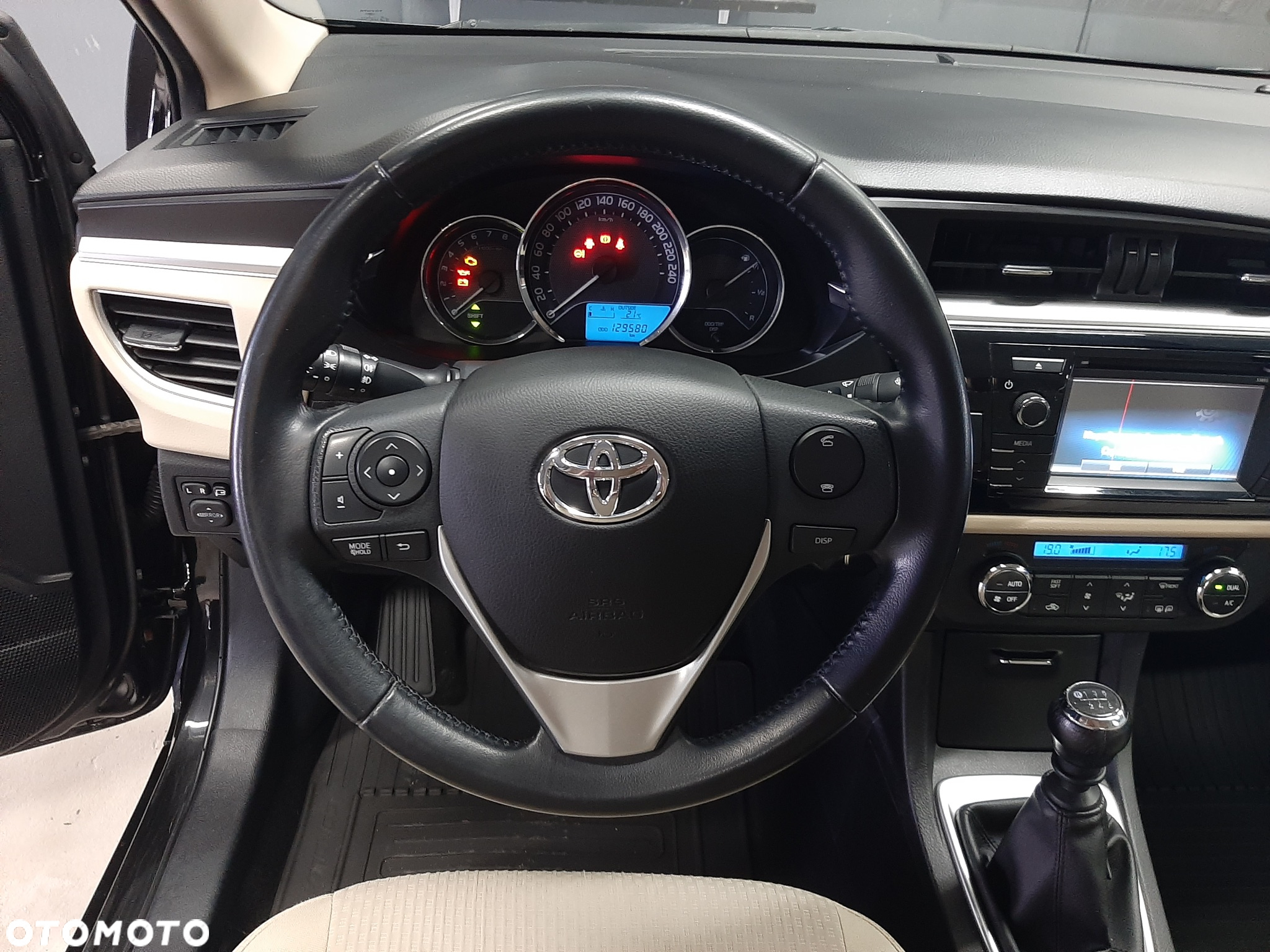 Toyota Corolla 1.6 Premium - 16