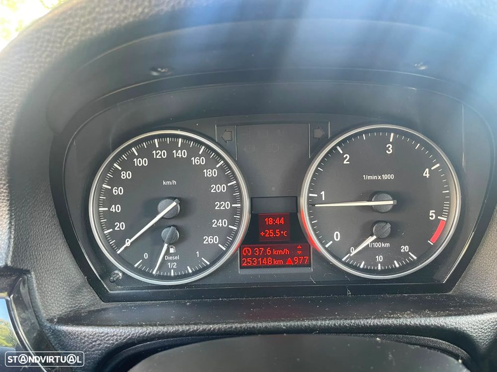 BMW 318 d - 13