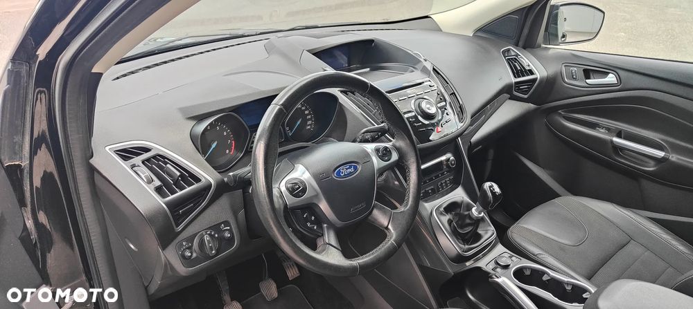 Ford Kuga 1.5 EcoBoost 2x4 Trend - 29