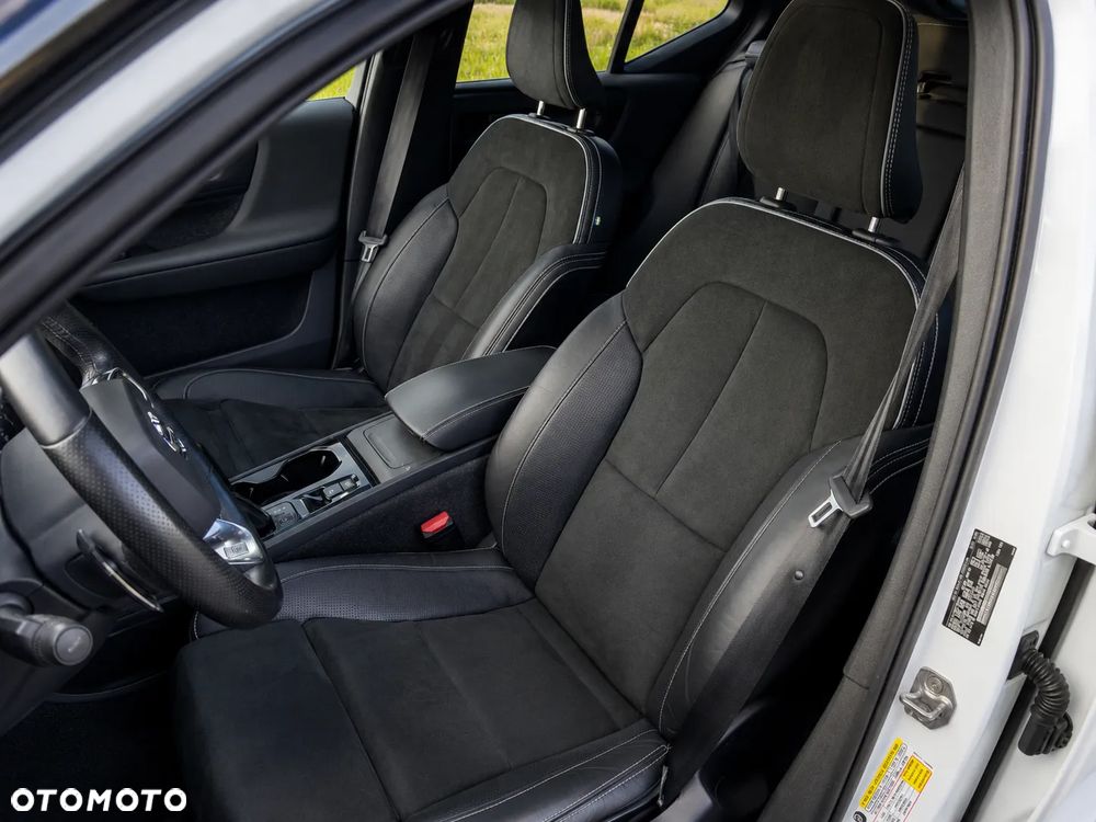 Volvo XC 40 B4 B R-Design - 16