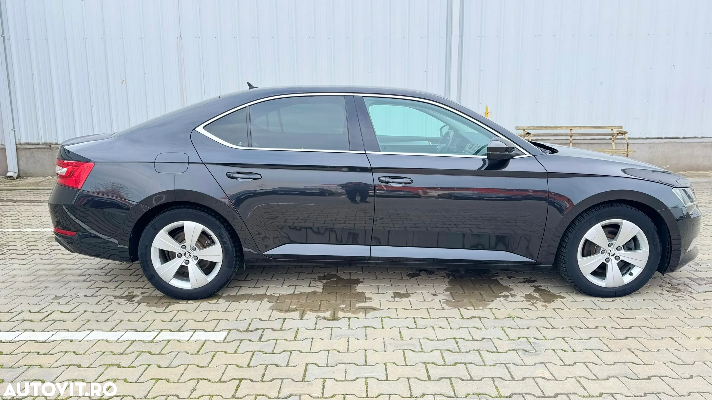 Skoda Superb 2.0 TDI DSG 4X4 Ambition - 4