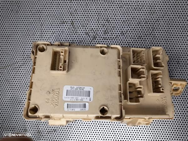 Caixa Fusiveis Toyota Avensis (_T25_) - 5