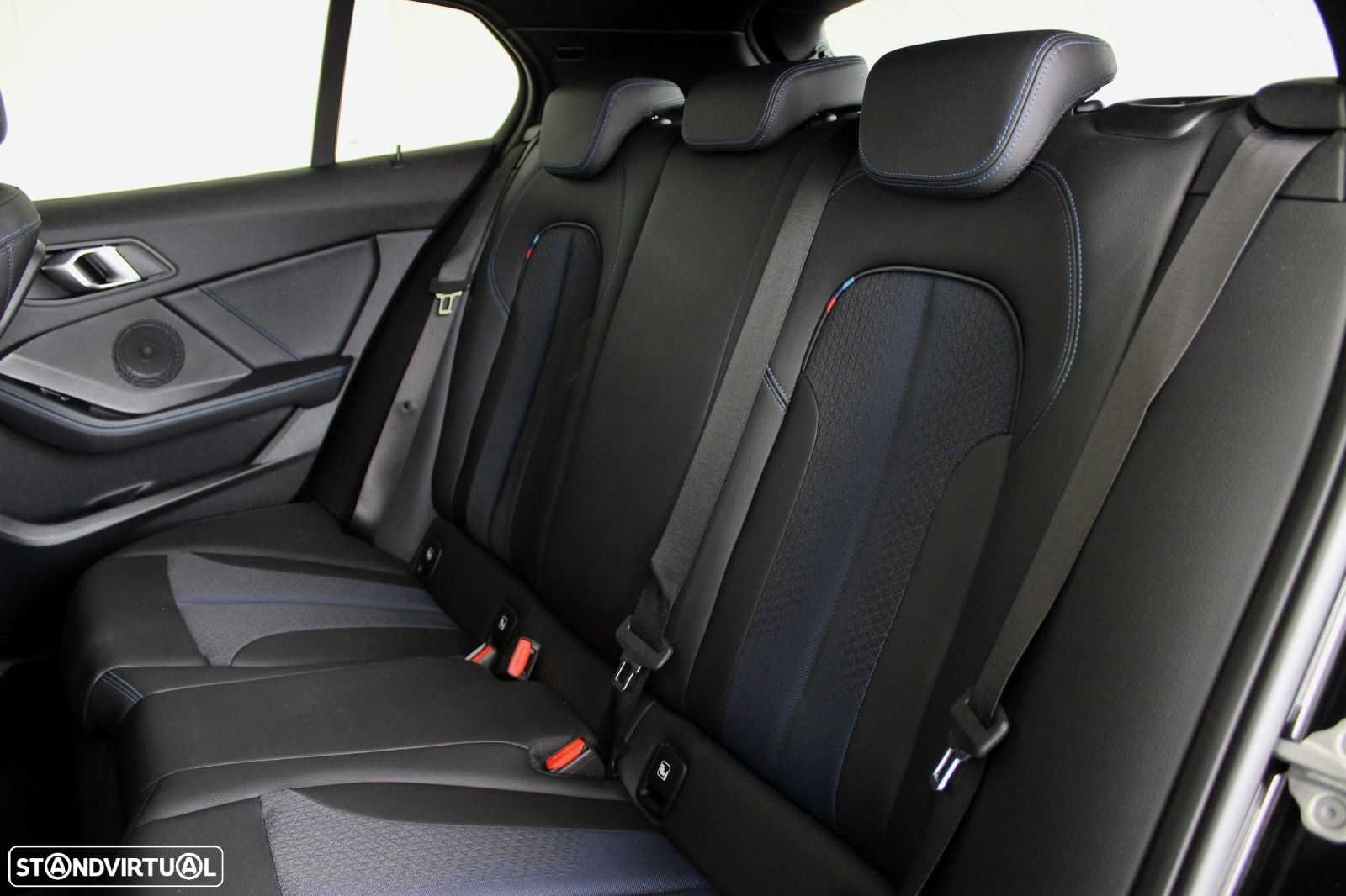 BMW 116 d Pack 50 anos M Auto - 40