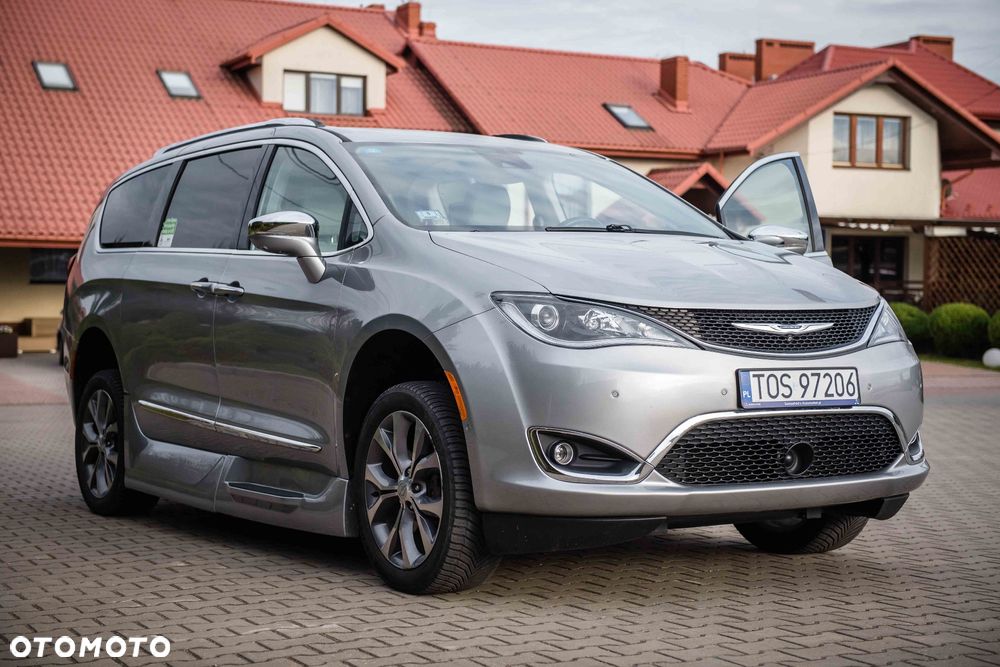 Chrysler Pacifica - 24