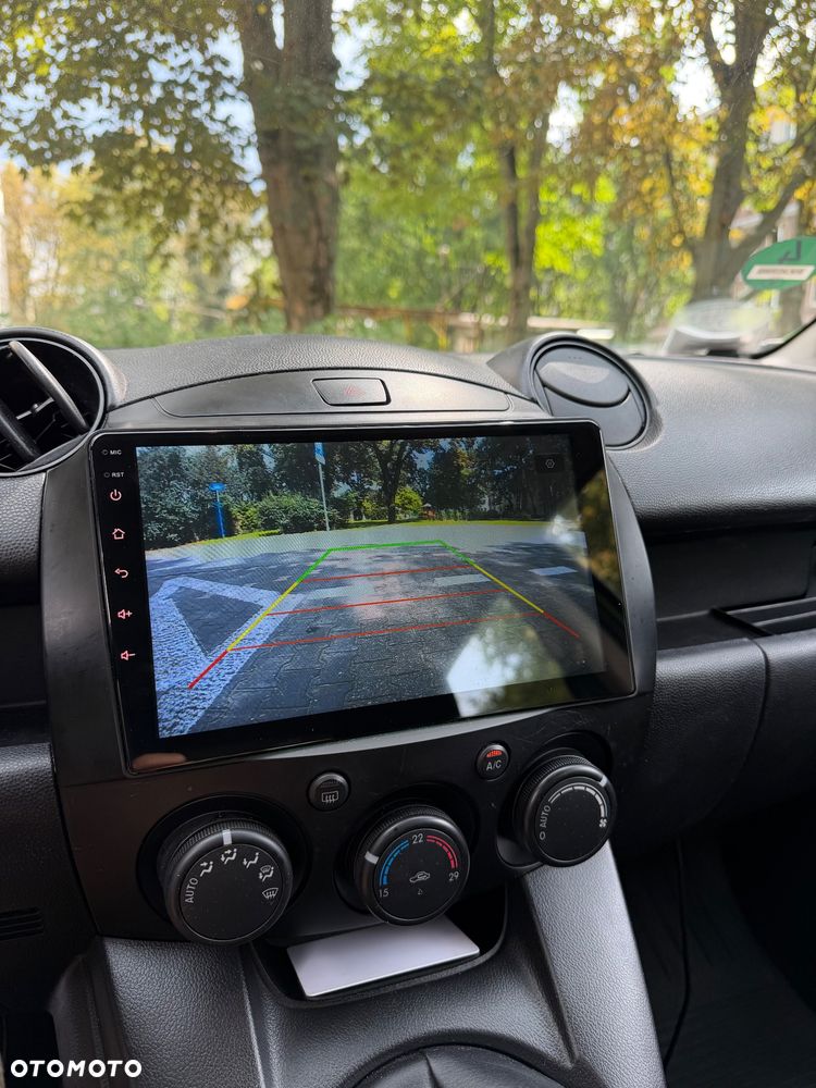 Mazda 2 - 10
