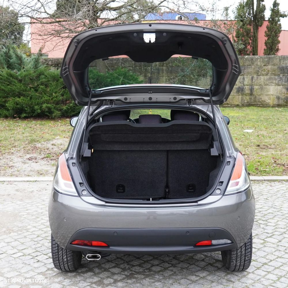 Lancia Ypsilon 1.2 Oro S&S - 38