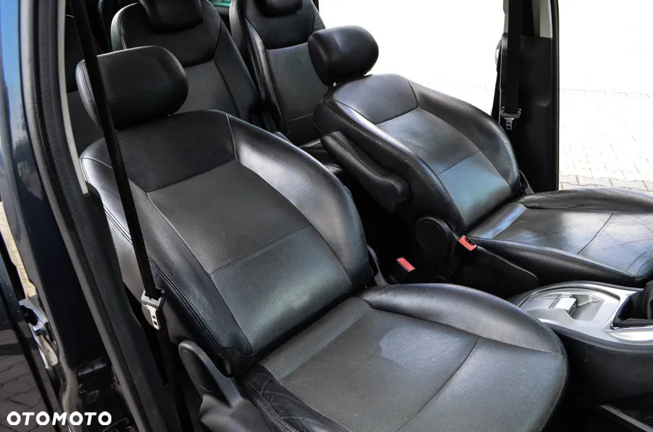 Ford Galaxy 2.0 TDCi Ghia - 31