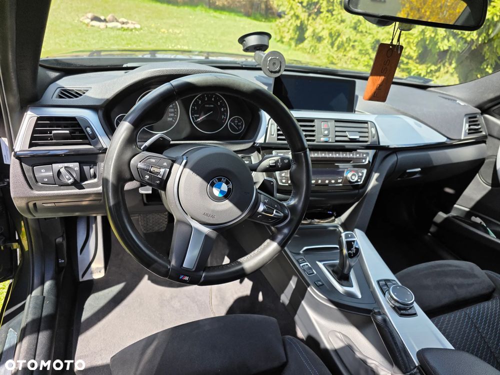 BMW Seria 3 330i xDrive M Sport - 12