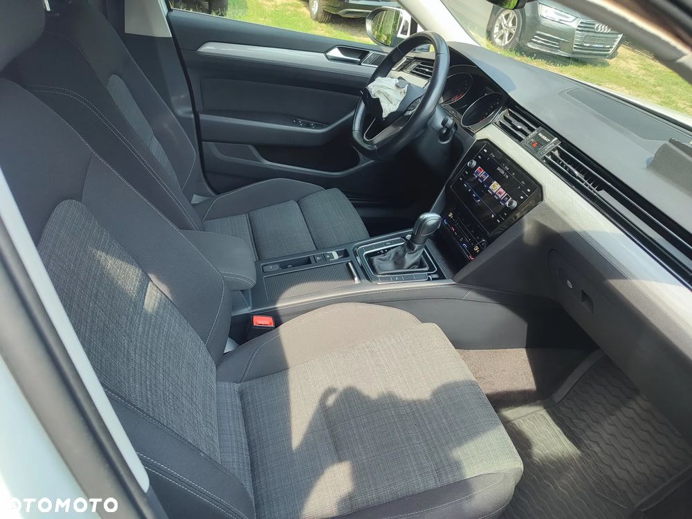 Volkswagen Passat Variant 2.0 TDI SCR DSG Business - 8