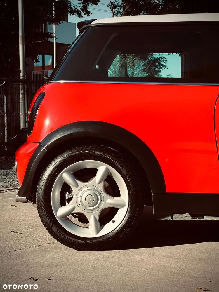 MINI Cooper Standard - 18