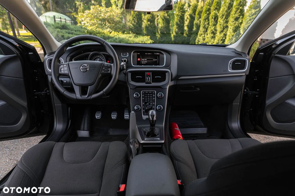 Volvo V40 D2 Momentum - 22