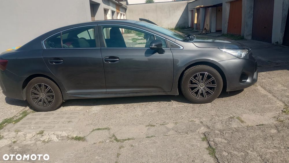 Toyota Avensis 1.6 D-4D Prestige - 3