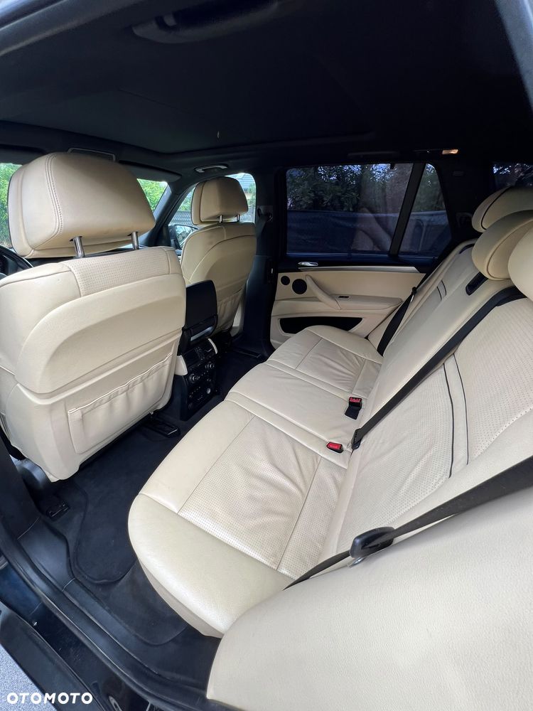 BMW X5 xDrive48i - 17