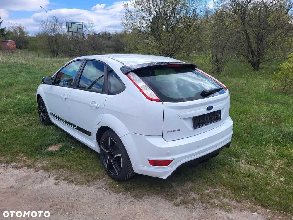 Ford Focus 1.8 Titanium - 2