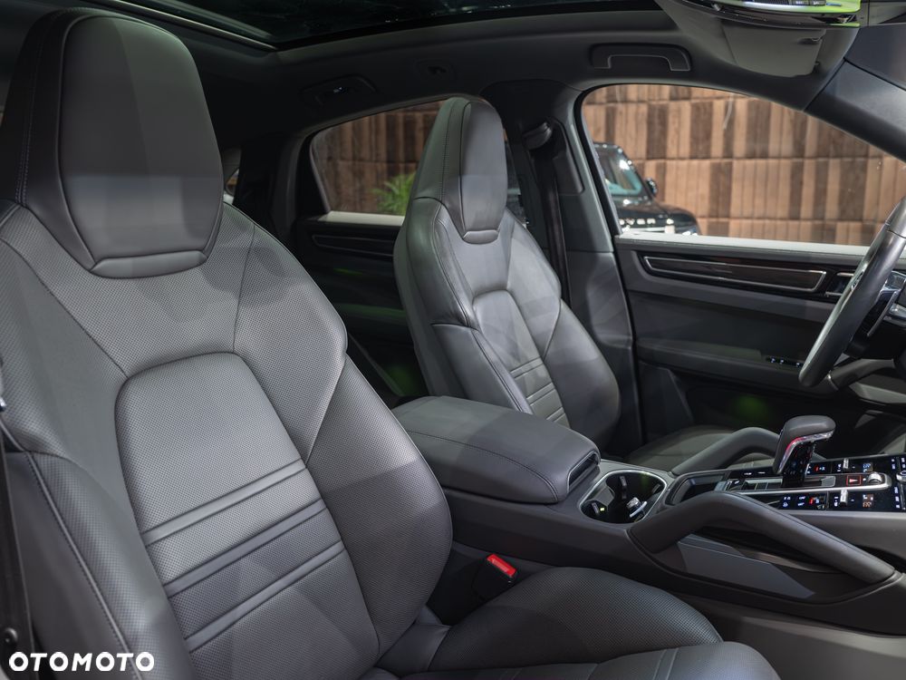 Porsche Cayenne Coupe - 11