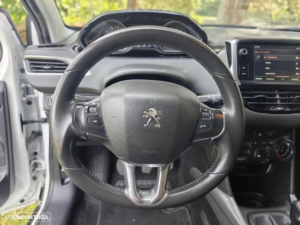 Peugeot 2008 1.2 PureTech Style — fotografia 26