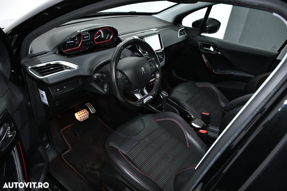 Peugeot 2008 1.2 PureTech Turbo EAT6 S&S GT-Line - 5