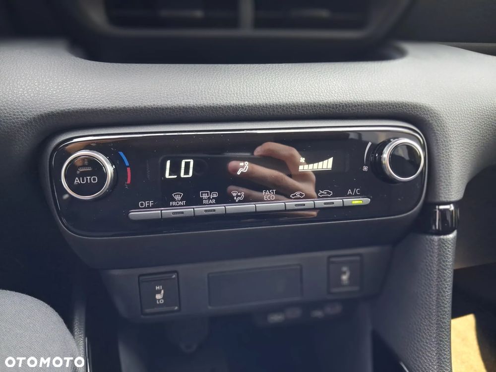 Toyota Yaris Hybrid 1.5 Style - 18