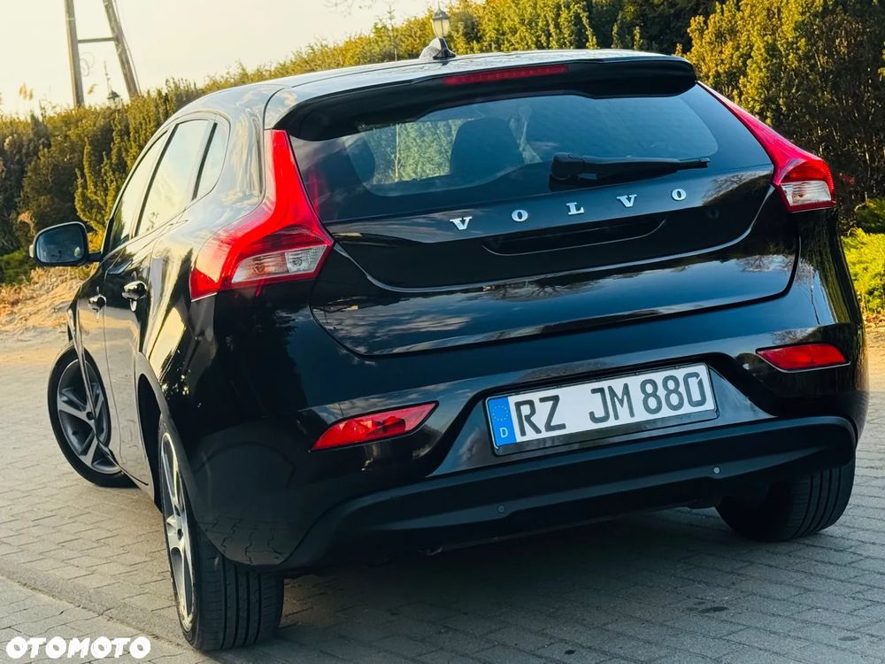 Volvo V40 T2 Drive-E Momentum - 12