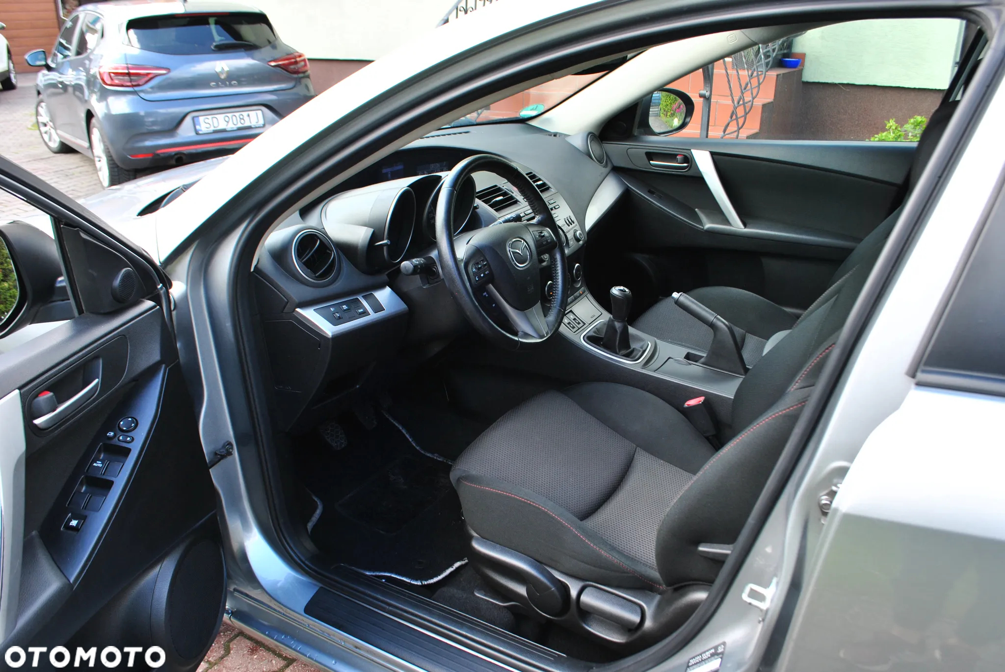 Mazda 3 1.6 Exclusive + - 20