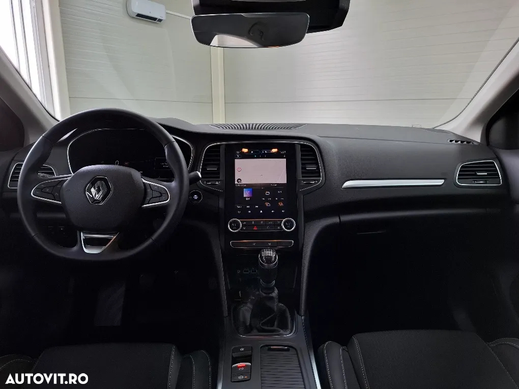 Renault Megane TCe 140 GPF Techno - 3