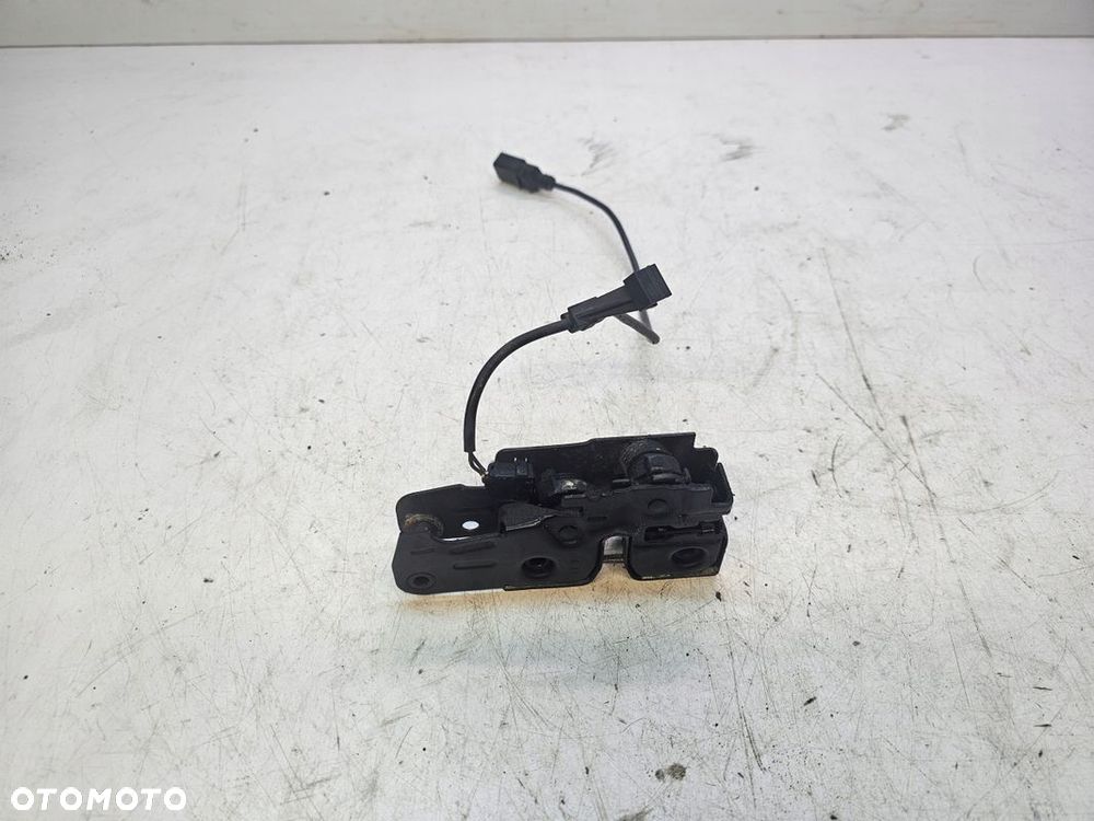 ZAMEK MASKI RYGIEL AUDI A4 B8 A5 Q5 8K0823509D - 2