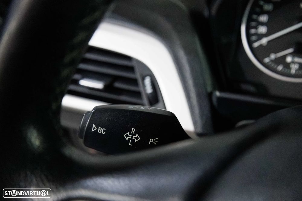 BMW 116 d EfficientDynamics Edition Urban Line - 23