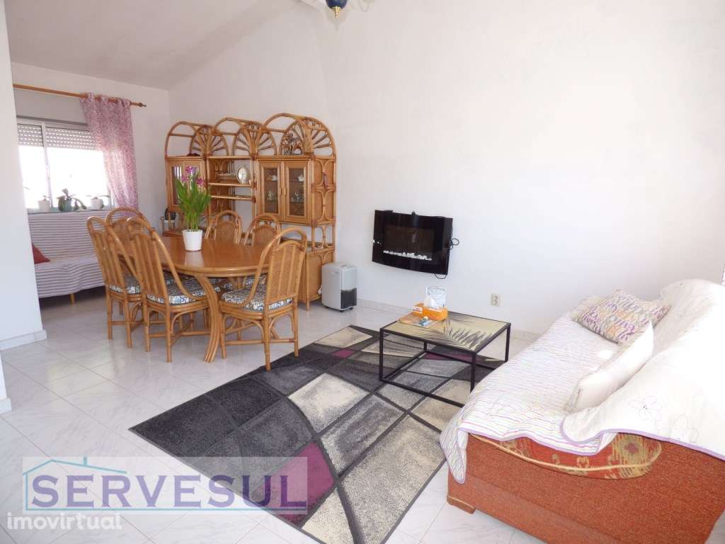 Boa oportunidade de Investimento! Espaçosa Moradia de 3 pisos com 4... - Grande imagem: 3/30