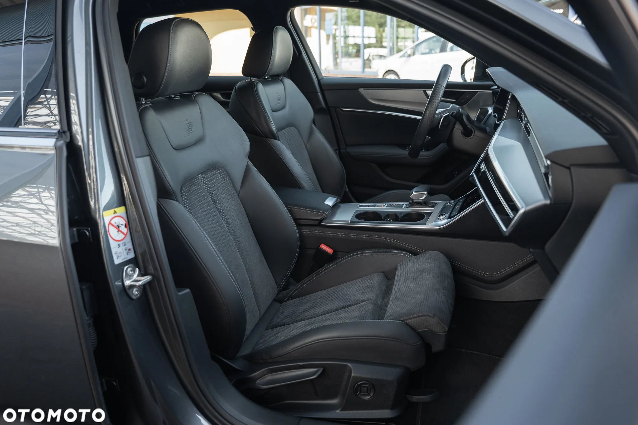 Audi A6 Avant 55 TFSI e quattro S tronic sport - 22
