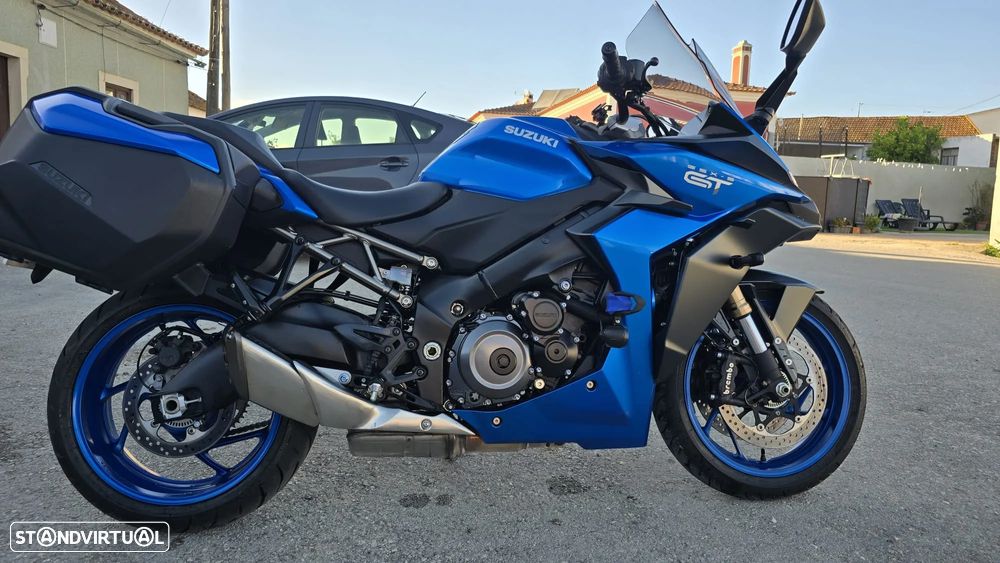 Suzuki GSX S 1000GT+ - 9