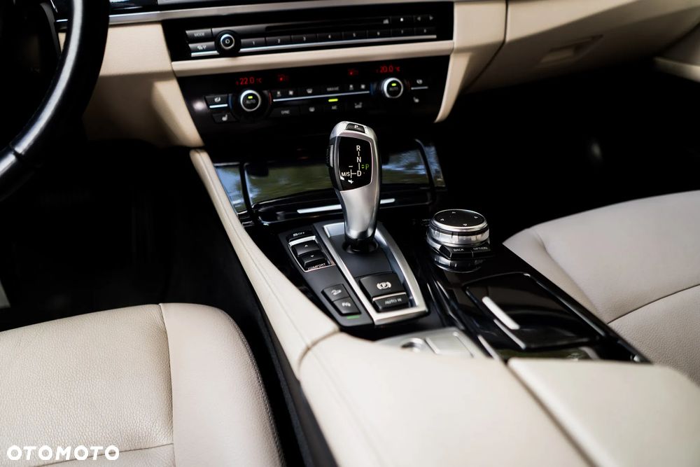 BMW Seria 5 520d xDrive Luxury Line - 30