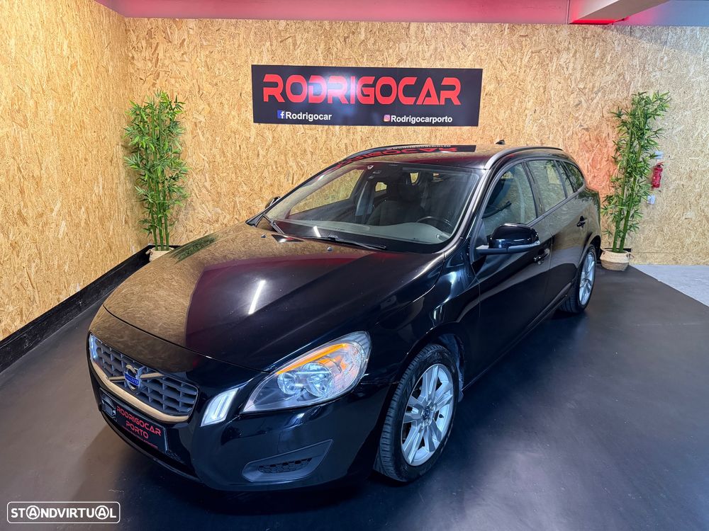 Volvo V60 2.0 D3 Momentum Start/Stop - 2