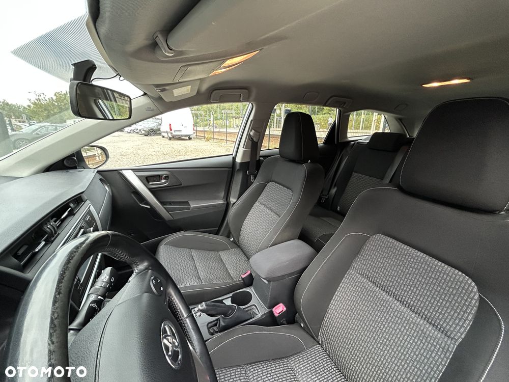 Toyota Auris - 18