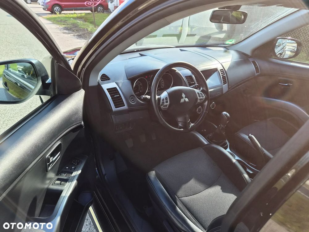 Mitsubishi Outlander 2.0 2WD Invite - 9