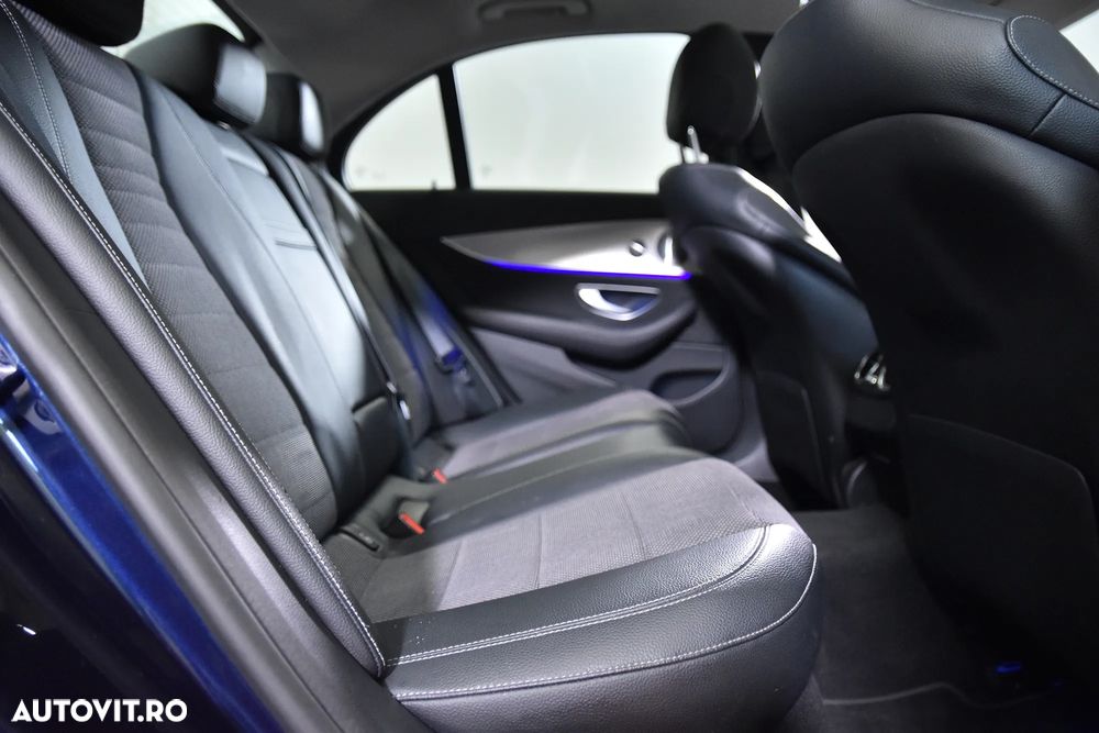 Mercedes-Benz E - 12