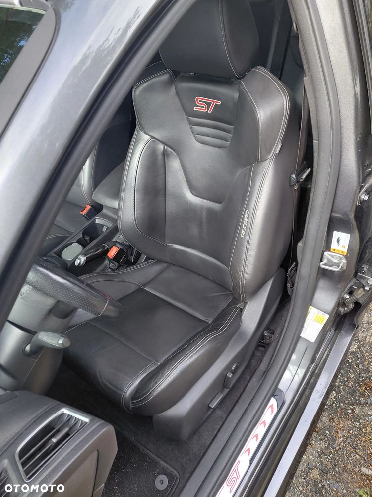 Ford Focus 2.0 EcoBoost ST-2 - 9