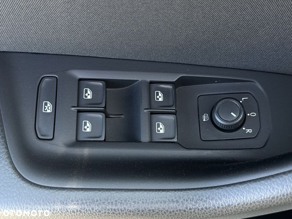 Volkswagen Passat Variant 2.0 TDI EVO Business DSG - 25