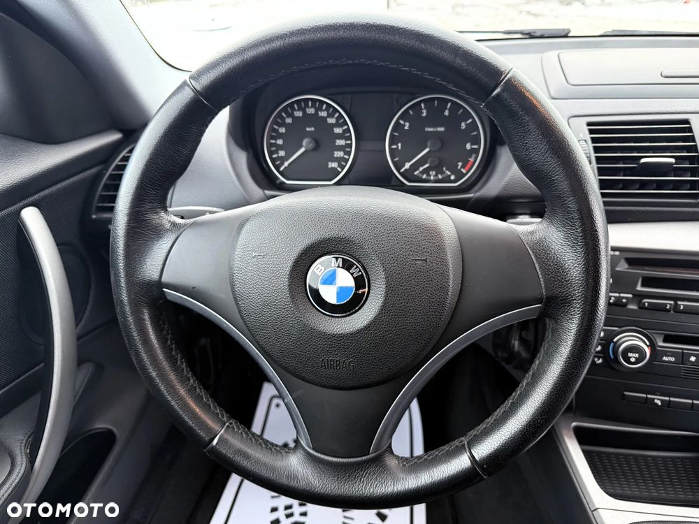 BMW Seria 1 118i - 22