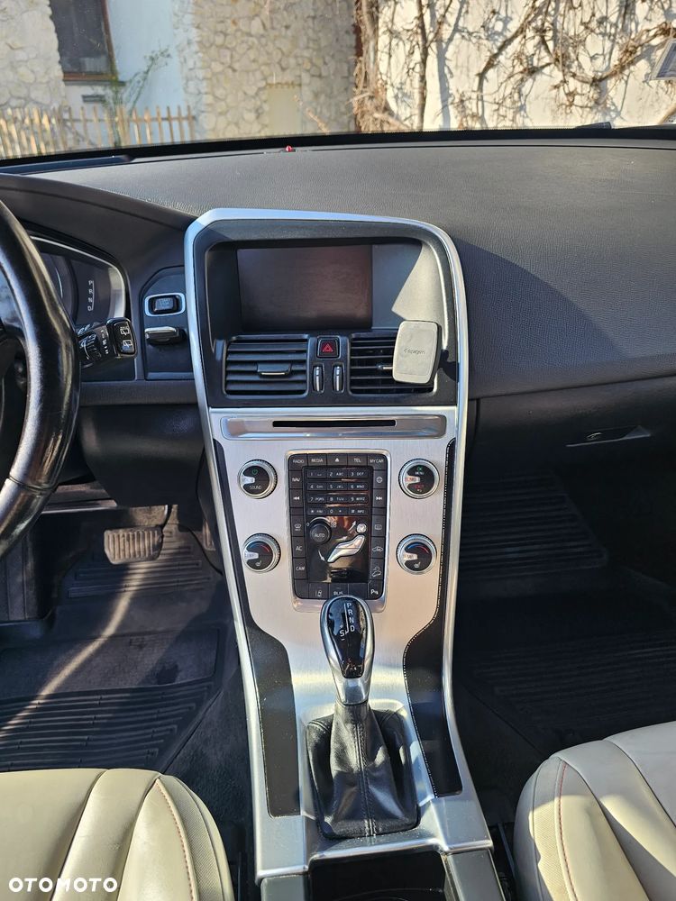 Volvo XC 60 D4 AWD Ocean Race - 10