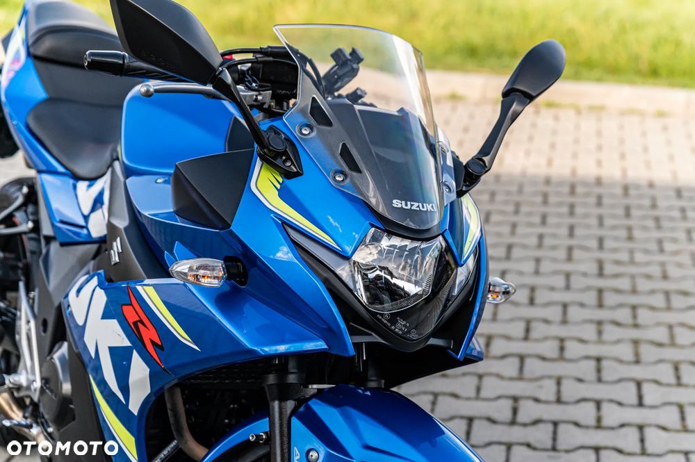 Suzuki GSX-R - 22