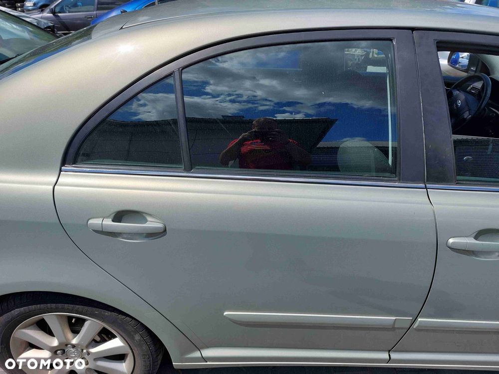 DRZWI KOMPLETNE PRAWY TYŁ AVENSIS T25 HB 5D 6T1 - 1