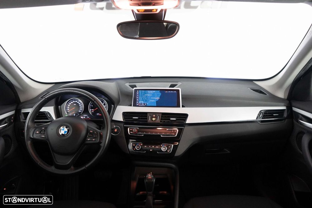 BMW X1 25 e xDrive Corporate Edition - 23