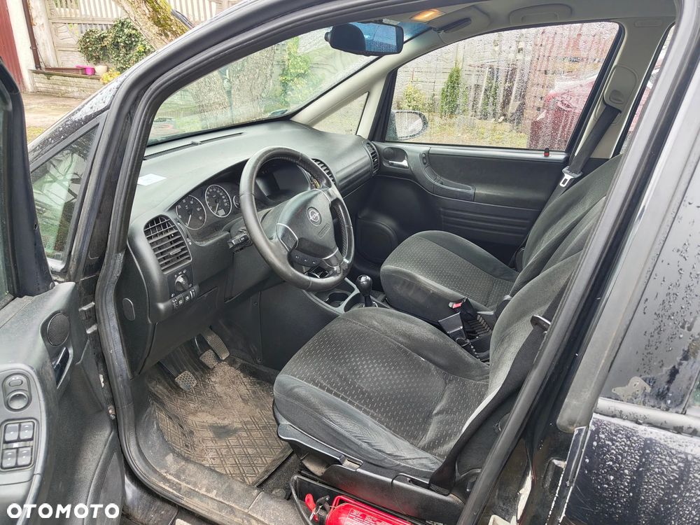 Opel Zafira 2.0 DTI - 8