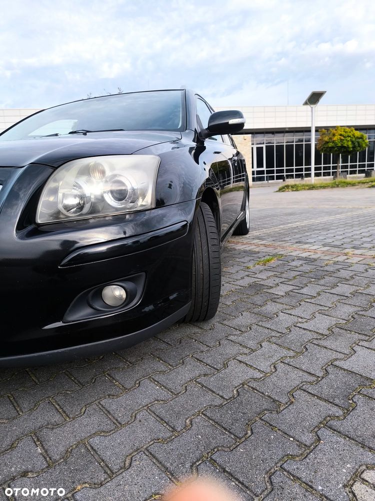 Toyota Avensis 2.0 D-4D - 9