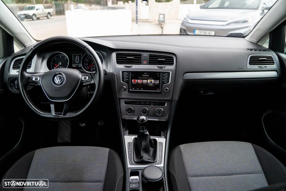 VW Golf 1.6 TDI Confortline - 5