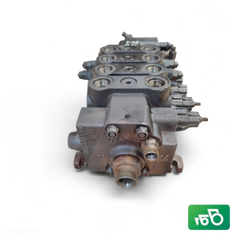 Rozdzielacz hydrauliczny 08101197 Rexroth JCB 541 - 70 - 4