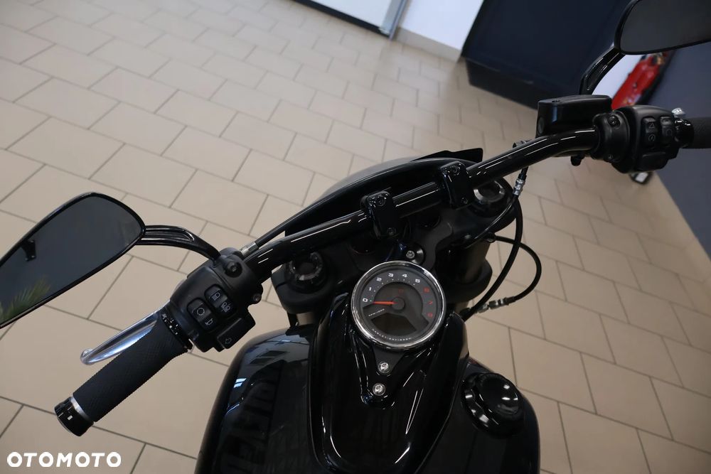 Harley-Davidson Softail Fat Bob - 20