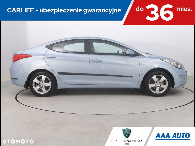 Hyundai Elantra - 7